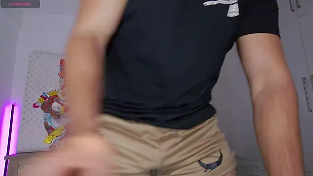 Snapshot of Arilas_ chatting on February 15, 2026, 8:13 am Arilas online show from February 15, 2026, 8:13 am