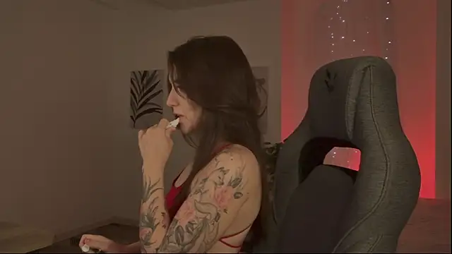 JennyDens online show from December 22, 2025, 2:14 pm