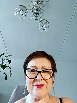 Snapshot of Fire_Night chatting on November 4, 2025, 7:40 am Fire Night online show from November 4, 2025, 7:40 am