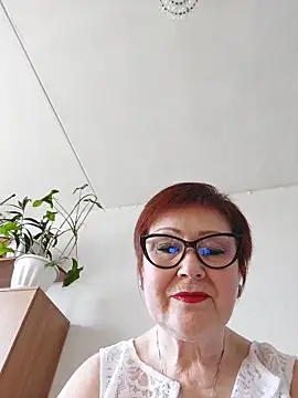 Snapshot of Fire_Night chatting on April 6, 2026, 7:42 am Fire Night online show from April 6, 2026, 7:42 am