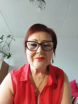 Snapshot of Fire_Night chatting on April 28, 2026, 8:19 am Fire Night online show from April 28, 2026, 8:19 am