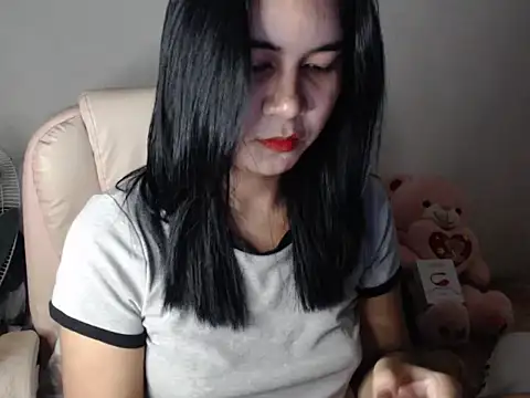 Snapshot of TransPetite1 chatting on November 29, 2025, 3:26 pm TransPetite1 online show from November 29, 2025, 3:26 pm