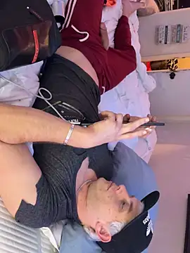 Snapshot of zack111g chatting on January 12, 2025, 7:11 am zack111g online show from January 12, 2025, 7:11 am