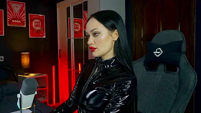 QueenAliss online show from February 7, 2026, 8:29 am