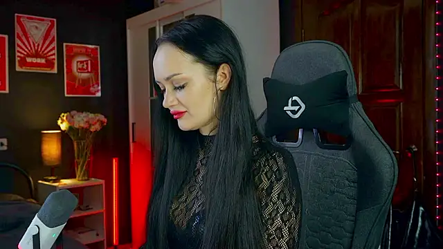 QueenAliss online show from February 15, 2026, 7:38 am