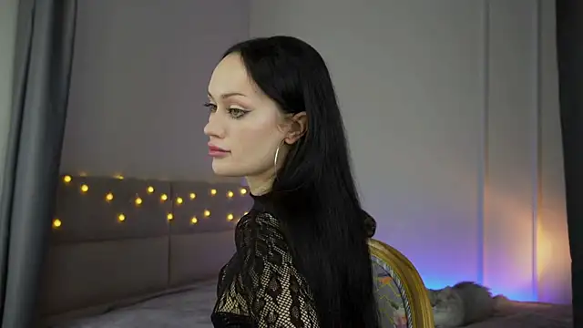 QueenAliss online show from May 20, 2026, 5:24 am