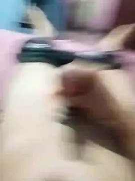 Snapshot of Emanuel45js chatting on February 18, 2025, 2:27 pm Emanuel45js online show from February 18, 2025, 2:27 pm