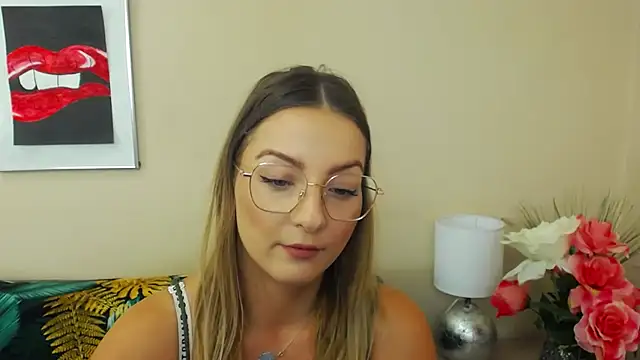 Snapshot of NatalieSexy chatting on December 10, 2024, 7:16 am NatalieSexy online show from December 10, 2024, 7:16 am