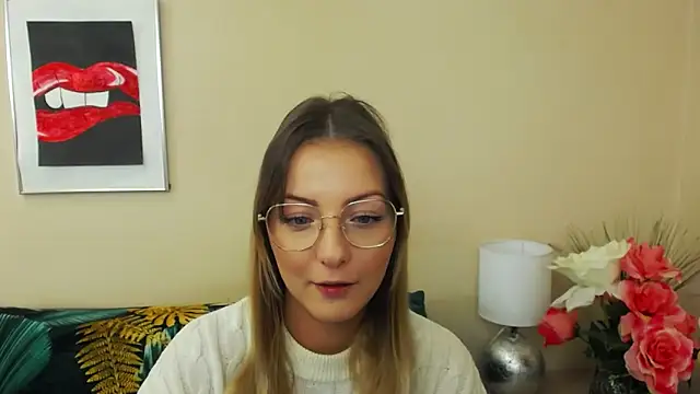 Snapshot of NatalieSexy chatting on December 13, 2024, 7:15 am NatalieSexy online show from December 13, 2024, 7:15 am
