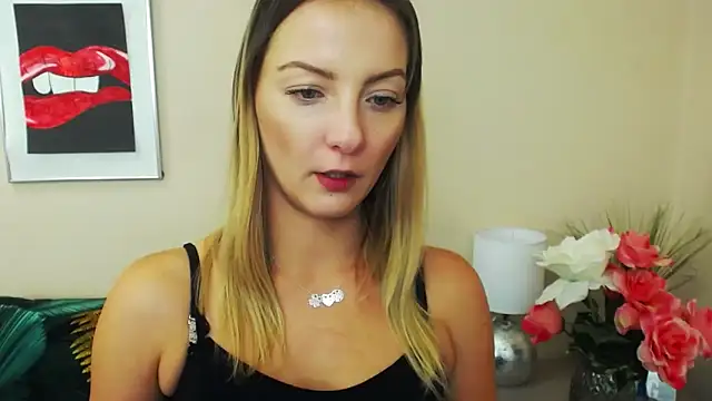 Snapshot of NatalieSexy chatting on December 16, 2024, 10:18 am NatalieSexy online show from December 16, 2024, 10:18 am
