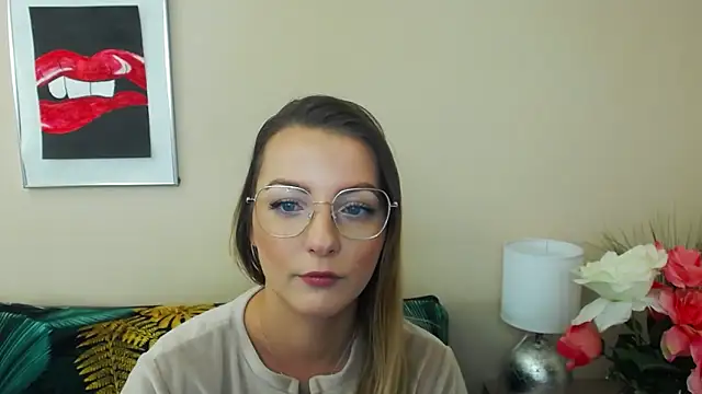 Snapshot of NatalieSexy chatting on December 17, 2024, 7:18 am NatalieSexy online show from December 17, 2024, 7:18 am