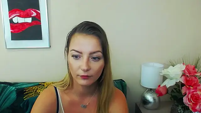 Snapshot of NatalieSexy chatting on December 19, 2024, 1:29 pm NatalieSexy online show from December 19, 2024, 1:29 pm