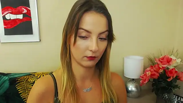 Snapshot of NatalieSexy chatting on January 2, 2025, 10:16 am NatalieSexy online show from January 2, 2025, 10:16 am