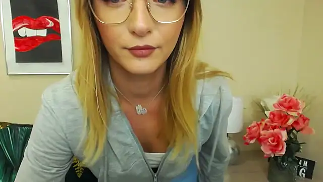 Snapshot of NatalieSexy chatting on January 13, 2025, 10:14 am NatalieSexy online show from January 13, 2025, 10:14 am