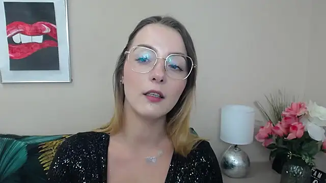 Snapshot of NatalieSexy chatting on February 5, 2025, 1:33 pm NatalieSexy online show from February 5, 2025, 1:33 pm