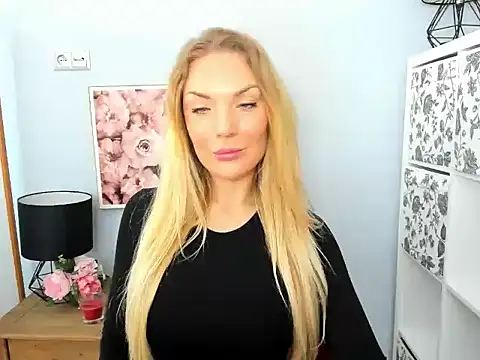 Snapshot of AulloraHoney chatting on March 10, 2025, 6:16 am AulloraHoney online show from March 10, 2025, 6:16 am