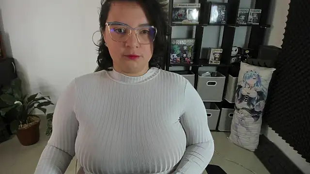 aika-dreams online show from January 4, 2025, 12:38 pm