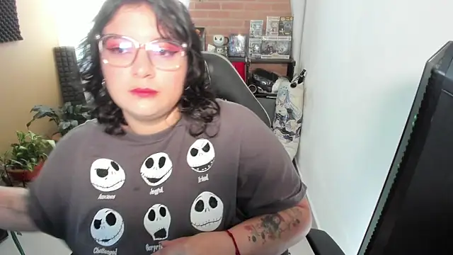 aika-dreams online show from September 11, 2025, 12:38 pm