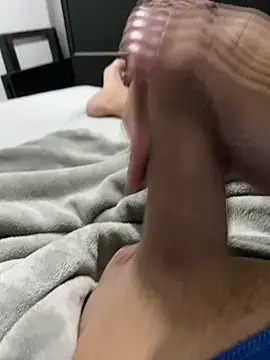 Snapshot of dustbor chatting on February 7, 2025, 8:42 pm dustbor online show from February 7, 2025, 8:42 pm