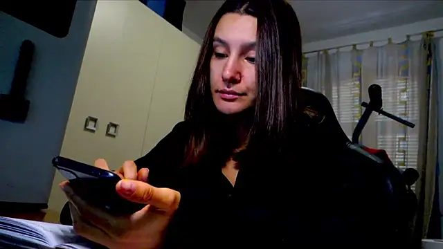 GodlyTheia online show from November 17, 2025, 9:48 am