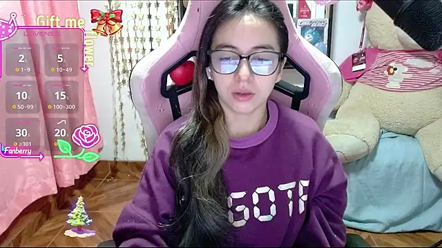 Maggie Fox3 online show from November 4, 2025, 2:21 am