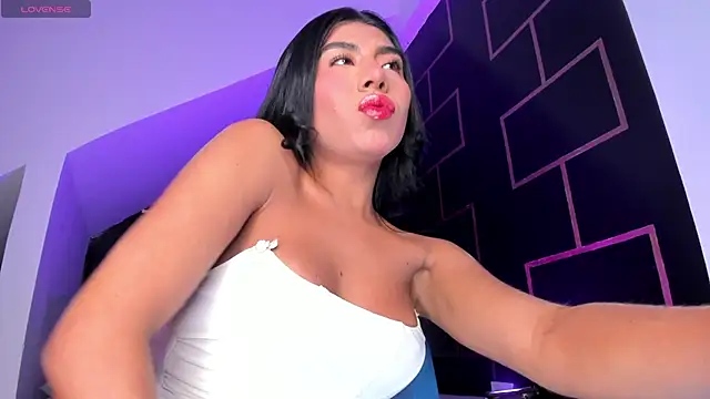 Snapshot of VictoriaVX chatting on December 19, 2025, 6:53 am VictoriaVX online show from December 19, 2025, 6:53 am