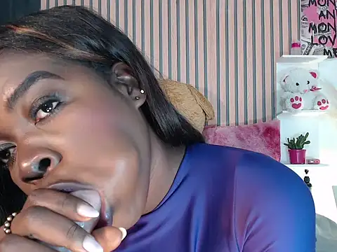 karinacortes online show from October 9, 2025, 6:28 pm