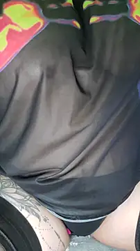 Larissa K online show from December 22, 2025, 7:11 pm