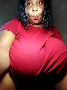 Snapshot of Lovelyboobs01 chatting on March 17, 2025, 8:18 am Lovelyboobs01 online show from March 17, 2025, 8:18 am