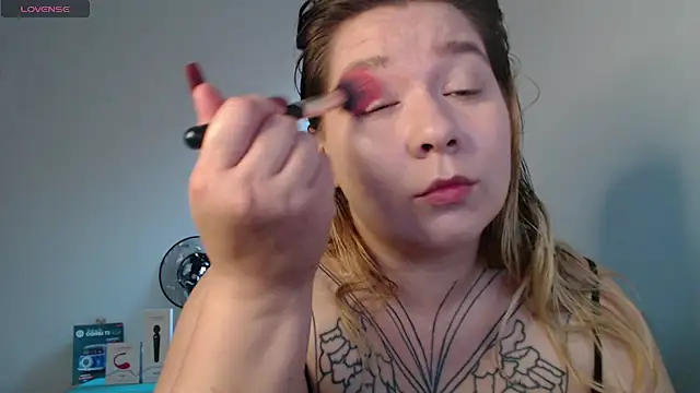 Snapshot of Enotika chatting on October 12, 2025, 12:26 pm Enotika online show from October 12, 2025, 12:26 pm