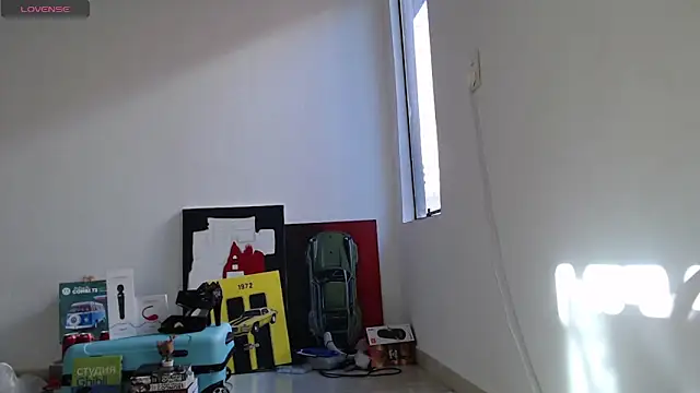 Snapshot of Enotika chatting on November 19, 2025, 8:31 pm Enotika online show from November 19, 2025, 8:31 pm