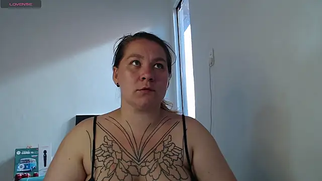 Snapshot of Enotika chatting on November 20, 2025, 7:57 pm Enotika online show from November 20, 2025, 7:57 pm