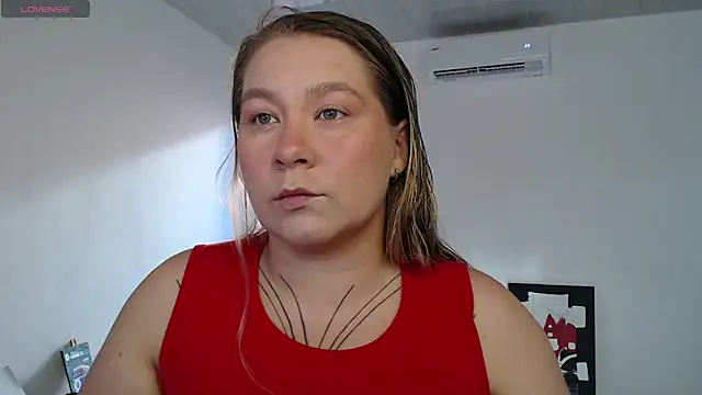 Snapshot of Enotika chatting on November 26, 2025, 7:59 pm Enotika online show from November 26, 2025, 7:59 pm