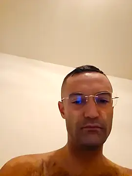 Snapshot of enricso chatting on October 1, 2025, 6:52 am enricso online show from October 1, 2025, 6:52 am