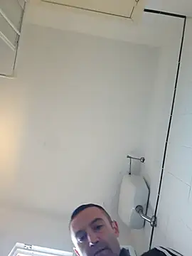 Snapshot of enricso chatting on October 23, 2025, 8:35 am enricso online show from October 23, 2025, 8:35 am