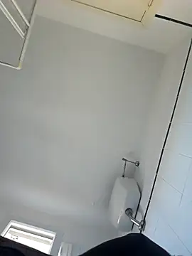 Snapshot of enricso chatting on October 26, 2025, 12:00 pm enricso online show from October 26, 2025, 12:00 pm