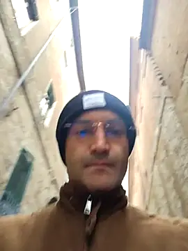 Snapshot of enricso chatting on January 15, 2026, 1:37 pm enricso online show from January 15, 2026, 1:37 pm