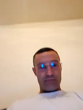 Snapshot of enricso chatting on April 9, 2026, 12:54 pm enricso online show from April 9, 2026, 12:54 pm