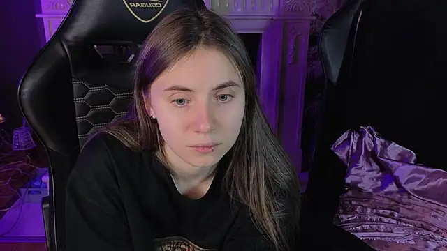 Snapshot of _AnnaStark_ chatting on February 10, 2026, 5:11 am AnnaStark online show from February 10, 2026, 5:11 am