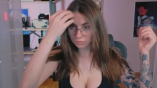 Snapshot of _AnnaStark_ chatting on May 8, 2026, 8:14 pm AnnaStark online show from May 8, 2026, 8:14 pm