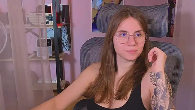 Snapshot of _AnnaStark_ chatting on May 16, 2026, 7:45 pm AnnaStark online show from May 16, 2026, 7:45 pm