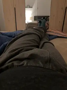 Snapshot of alex21017 chatting on December 23, 2024, 10:55 pm alex21017 online show from December 23, 2024, 10:55 pm