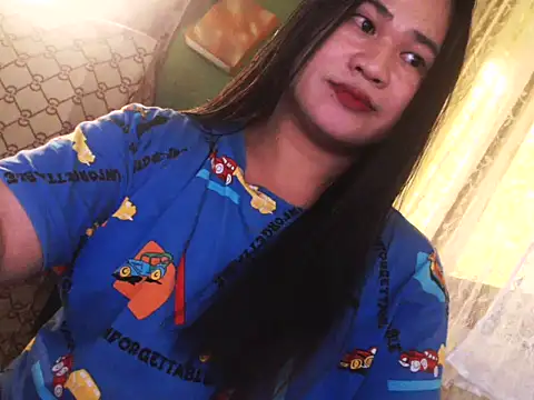 Snapshot of Hugeladycockmarga chatting on January 15, 2026, 12:26 am Hugeladycockmarga online show from January 15, 2026, 12:26 am