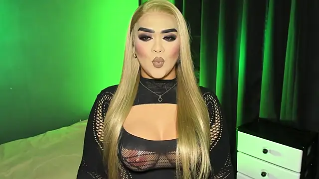 Snapshot of VictoriaEliz chatting on February 9, 2026, 1:20 am VictoriaEliz online show from February 9, 2026, 1:20 am