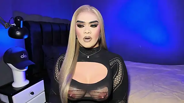 VictoriaEliz online show from June 27, 2026, 4:45 pm