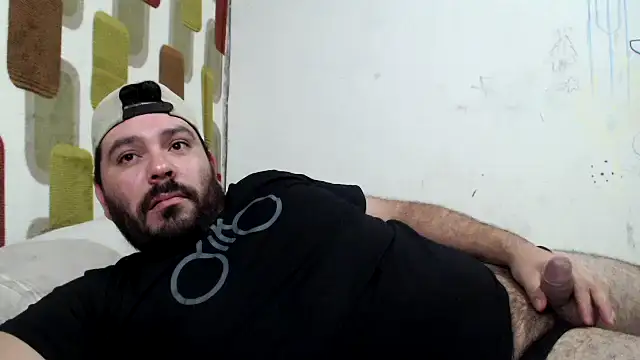 Snapshot of lucasprloco chatting on December 19, 2024, 12:13 am lucasprloco online show from December 19, 2024, 12:13 am