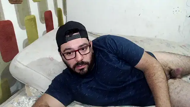 Snapshot of lucasprloco chatting on December 21, 2024, 8:32 pm lucasprloco online show from December 21, 2024, 8:32 pm