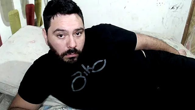 Snapshot of lucasprloco chatting on January 2, 2025, 12:55 am lucasprloco online show from January 2, 2025, 12:55 am
