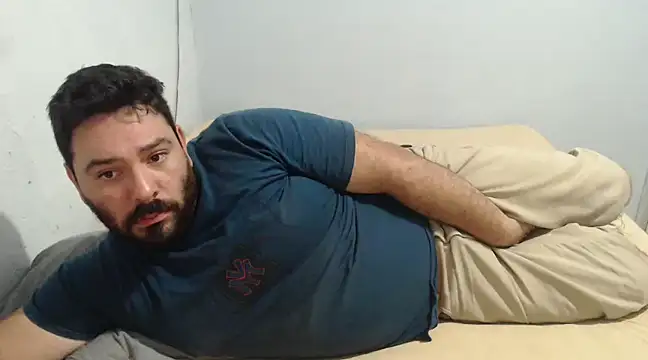 Snapshot of lucasprloco chatting on February 20, 2025, 2:46 pm lucasprloco online show from February 20, 2025, 2:46 pm