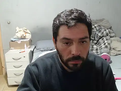 Snapshot of lucasprloco chatting on September 17, 2025, 10:33 pm lucasprloco online show from September 17, 2025, 10:33 pm